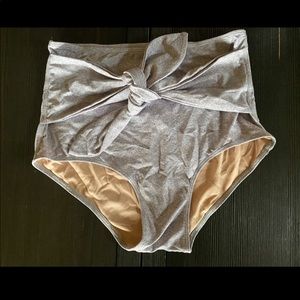 Gray Kortni Jeane tie front swim bottoms S